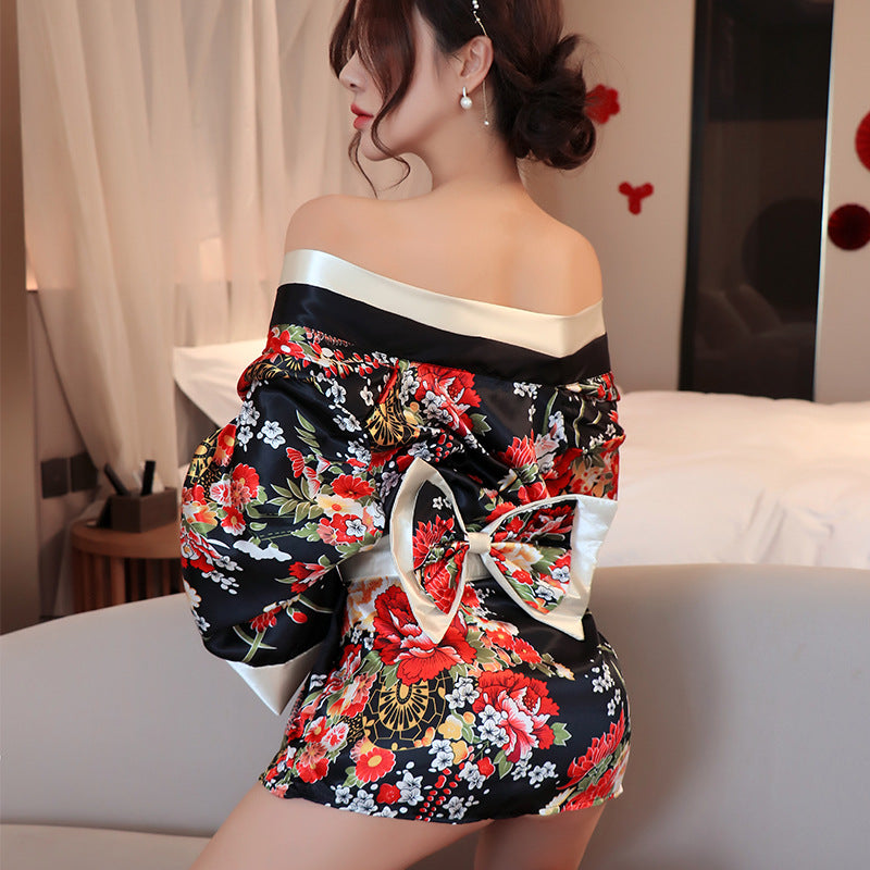Sakura Seduction: Japanese-Inspired Floral Robe Set
